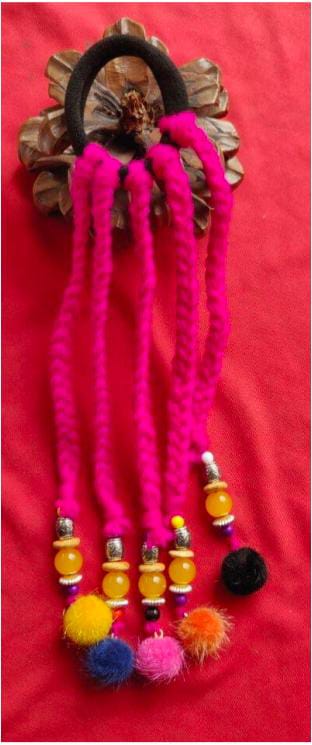 Trending Designer Pink Hair String / Paranda Rubber Band in Germany