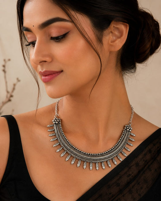 Elegant Oxidized Silver Choker Necklace in Germany