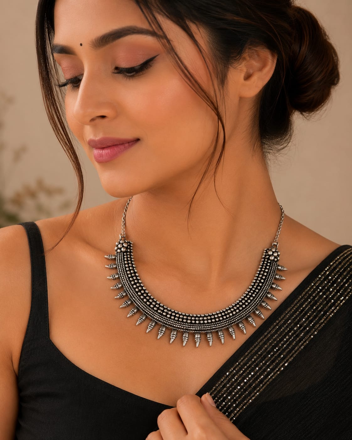 Elegant Oxidized Silver Choker Necklace in Germany
