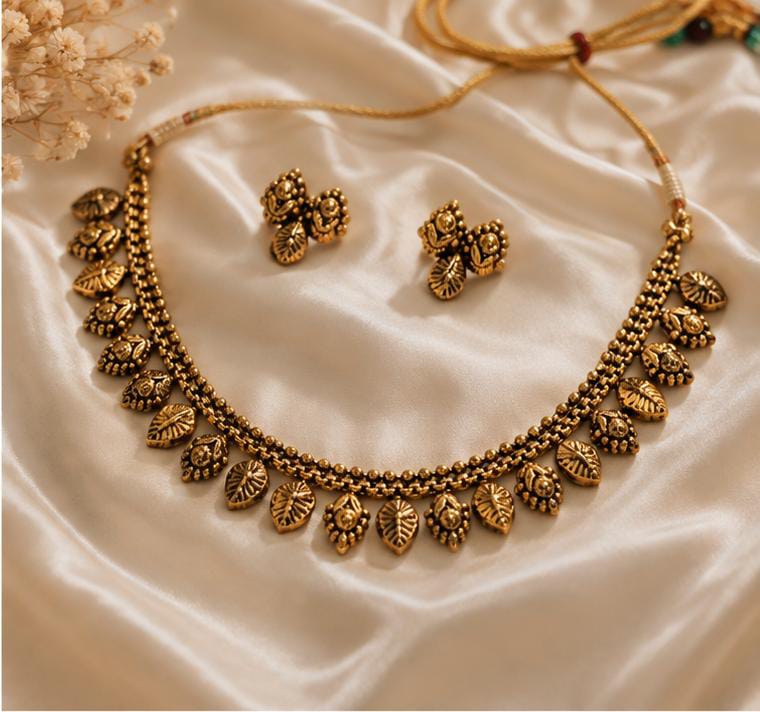 Antique Gold Replica Inverted Leaf Choker Necklace Set in Germany