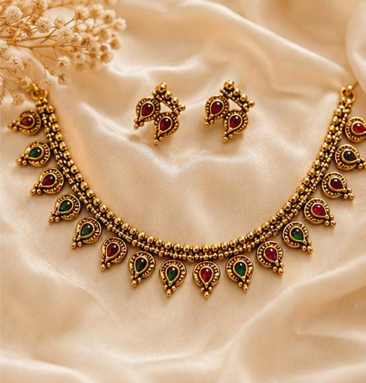 Traditional Antique Gold-Plated Choker Necklace & Earring Set in Germany