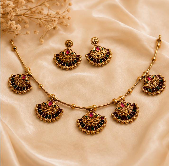 Traditional South Indian Temple Jewellery Choker Necklace in Germany