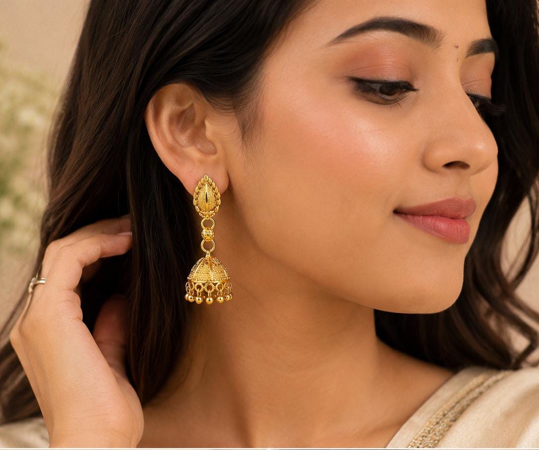 Traditional Gold Jhumka Earring in Berlin
