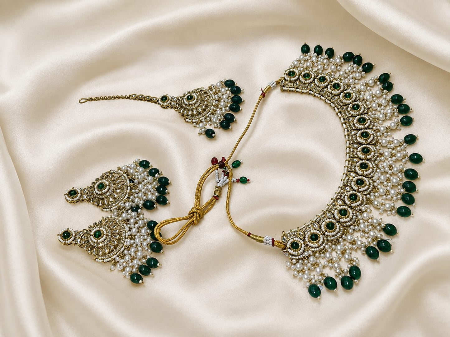 Traditional Indian Kundan Choker Bridal Jewellery Set in Berlin