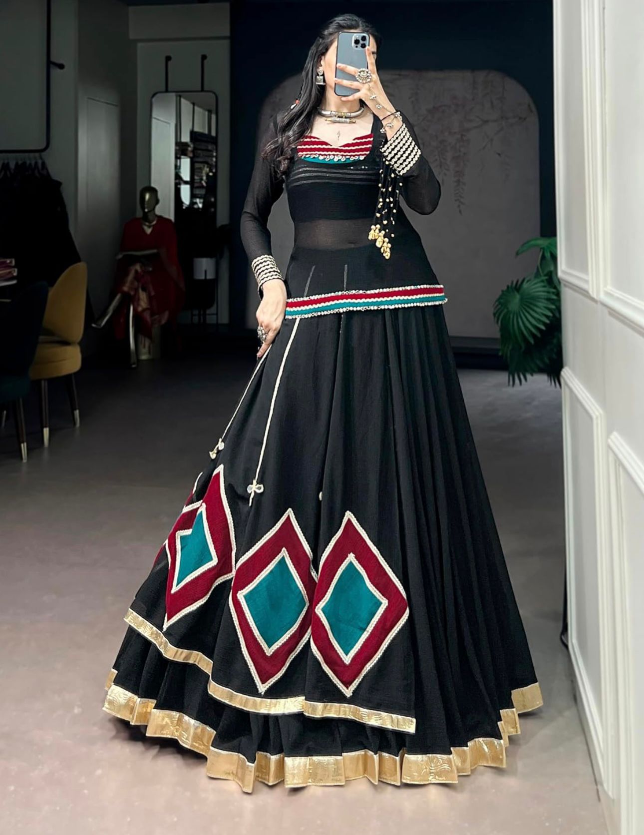 Traditional Embroidered Garba Chaniya Choli Set Ethnic Festival Wear for Women in Germany