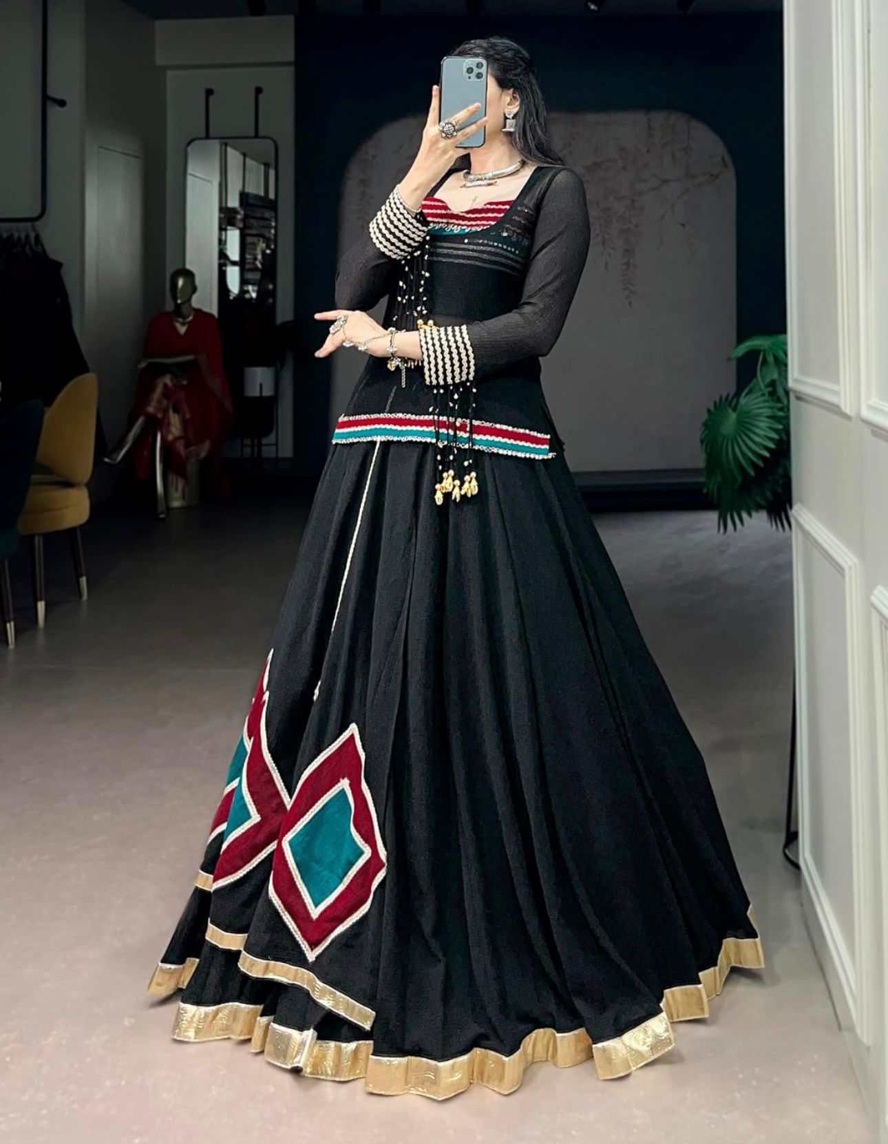 Traditional Embroidered Garba Chaniya Choli Set Ethnic Festival Wear for Women in Germany
