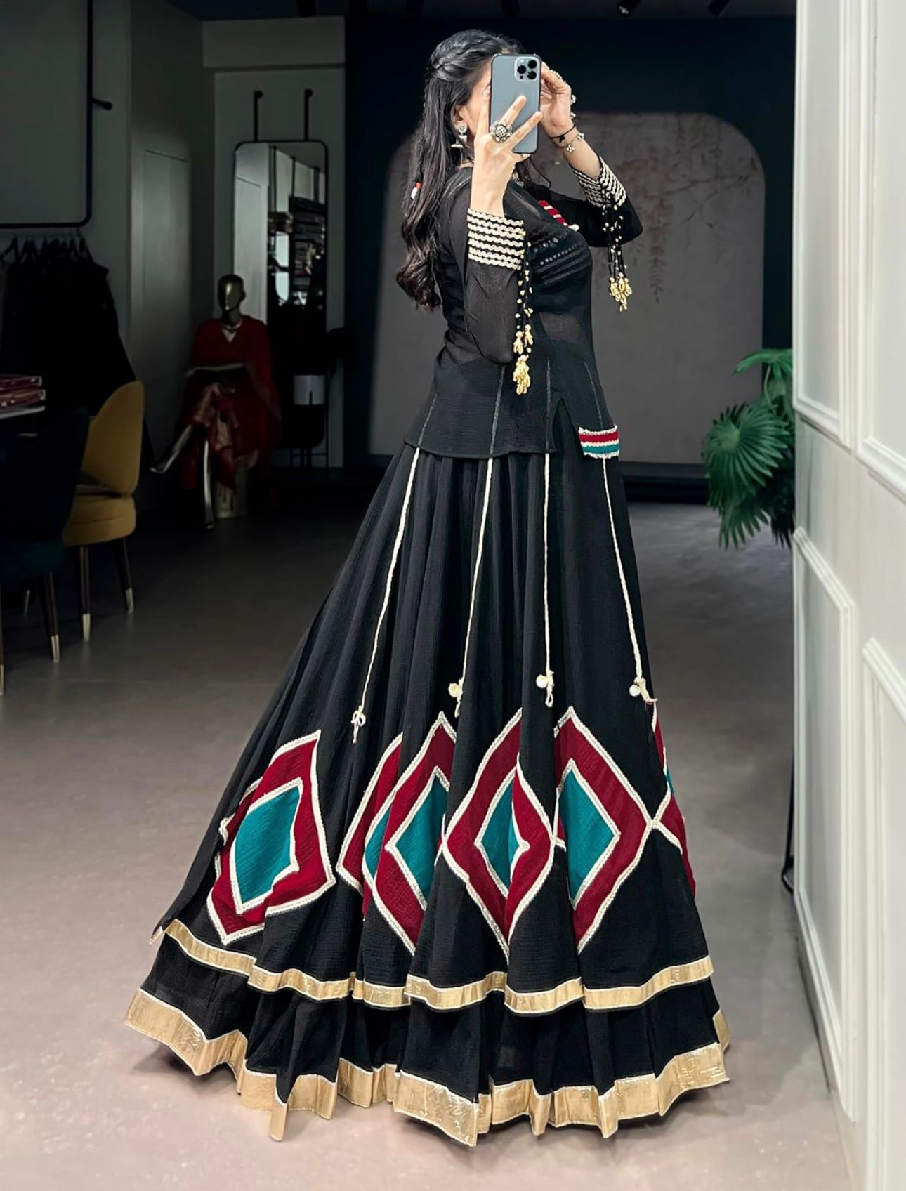 Traditional Embroidered Garba Chaniya Choli Set Ethnic Festival Wear for Women in Germany