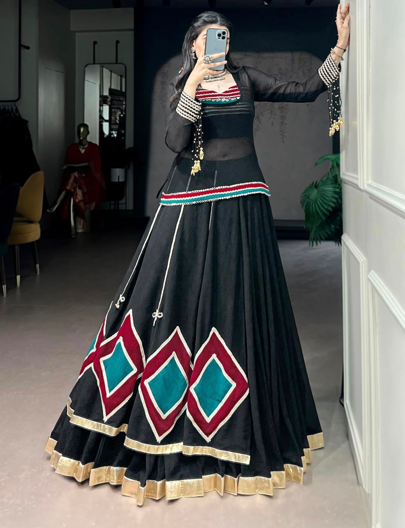 Traditional Embroidered Garba Chaniya Choli Set Ethnic Festival Wear for Women in Germany
