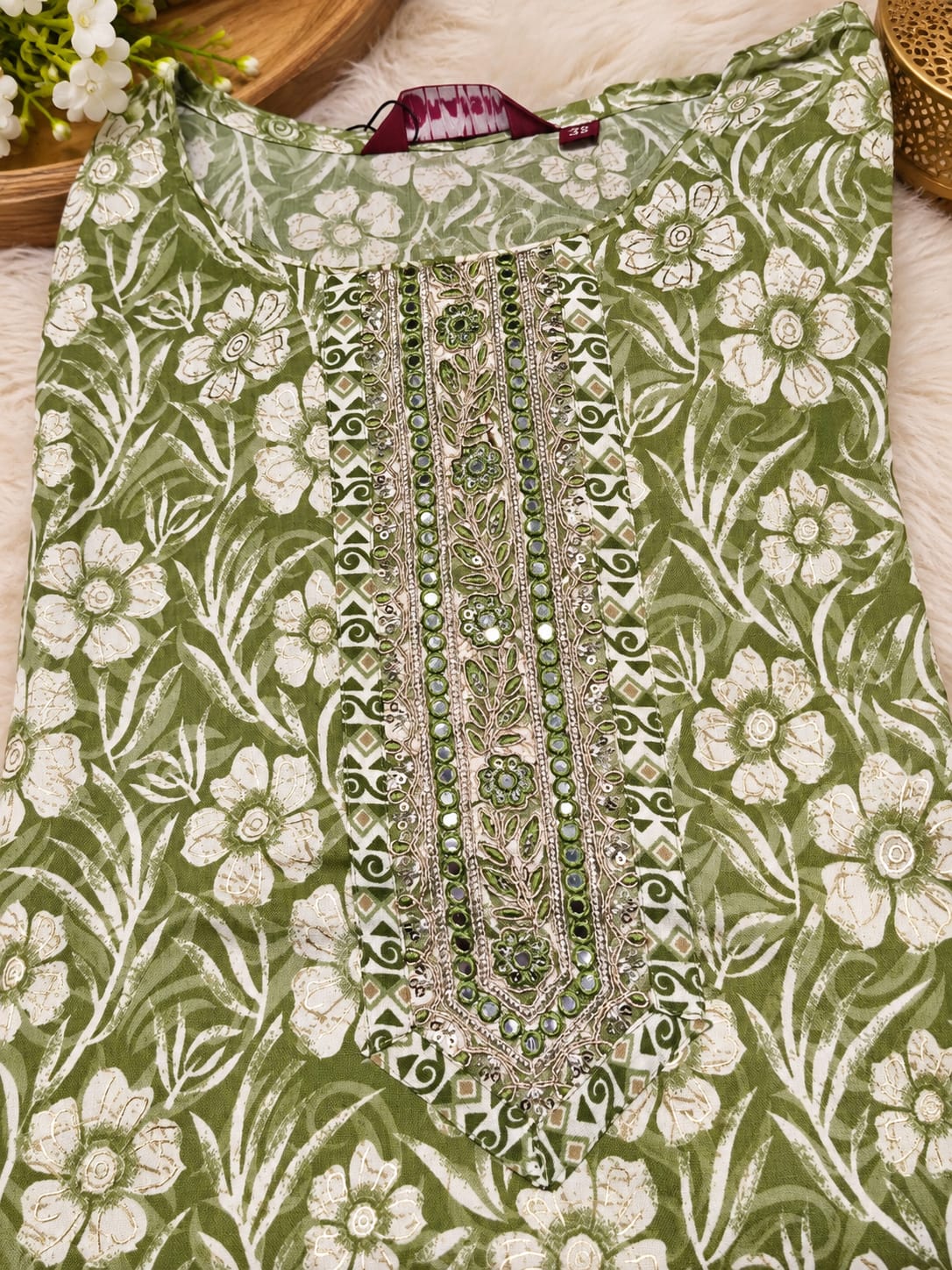 Green Floral Printed Cotton Blend Straight Suit Set With Dupatta in Berlin