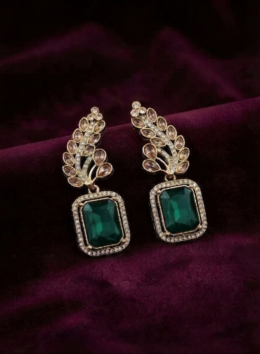 Antique Gold-Plated Emerald-Cut Dark Green Drop Earrings in Berlin