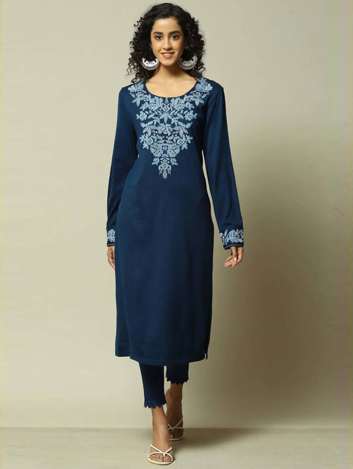 Blue Straight Fit Kurta in Berlin
