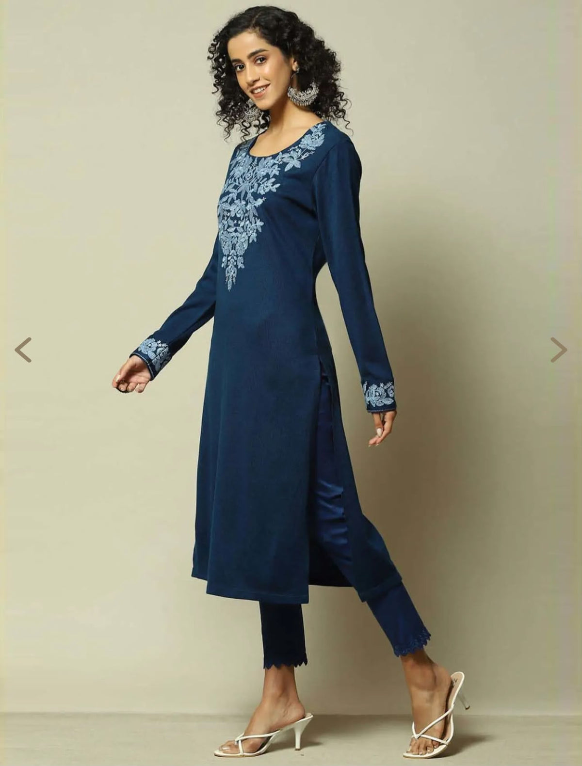 Blue Straight Fit Kurta in Berlin