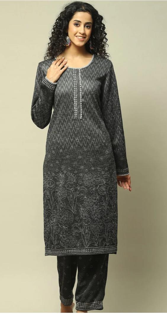 Floral Printed Regular Straight Kurta with Trousers in Berlin