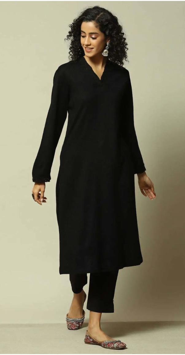 Black Straight Fit Kurta in Berlin