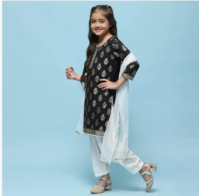 Cotton Printed Straight Casual Kurta With Salwar And Dupatta in Germany