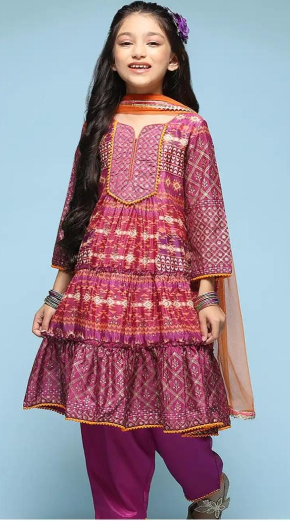 Girls Ethnic Motifs Printed Layered Kurta With Salwar & Dupatta in Germany