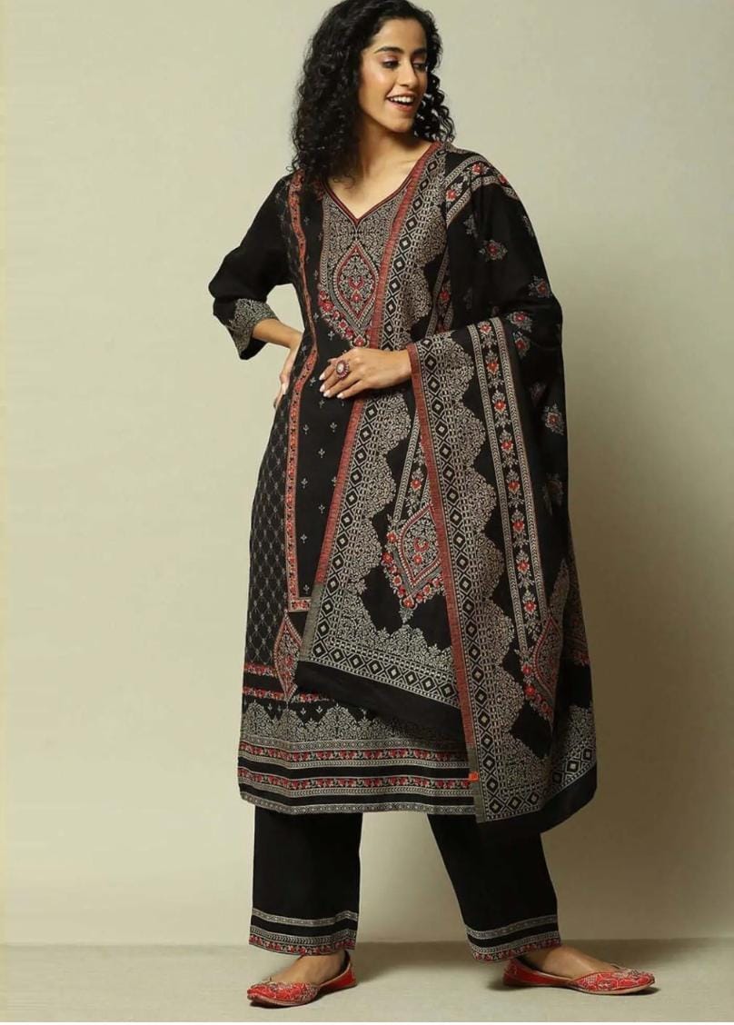 Black Straight Fit Printed Kurta Set in Germany - Neha Couture Berlin