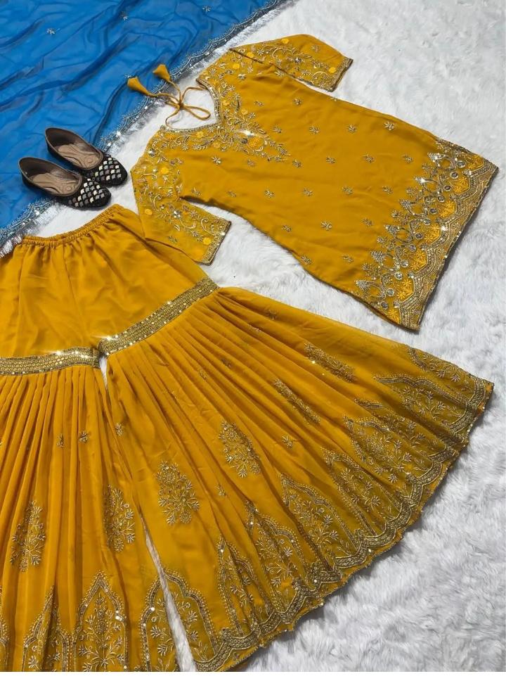 Pakistani Kurta Palazzo Embroidery And Sequence dupatta in Essen