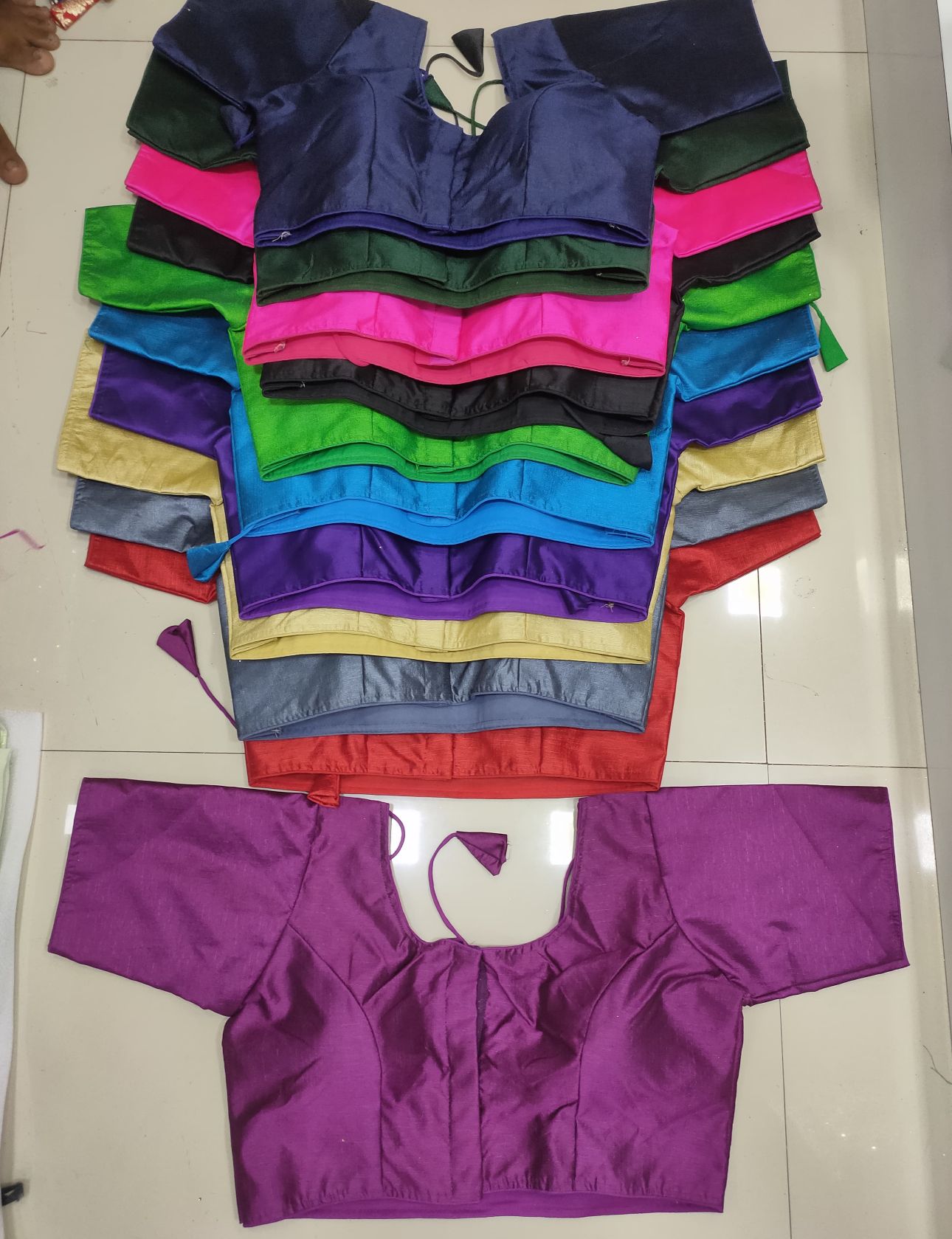 complete stitched blouse with sleeves in Germany