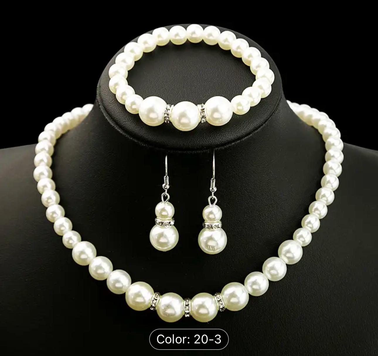 Pearl Beaded Necklace with Earrings & Bracelet Set in Berlin