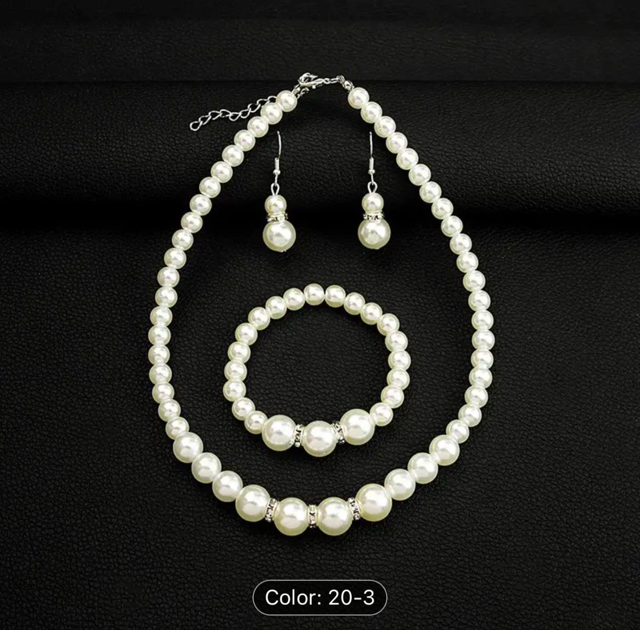 Pearl Beaded Necklace with Earrings & Bracelet Set in Berlin