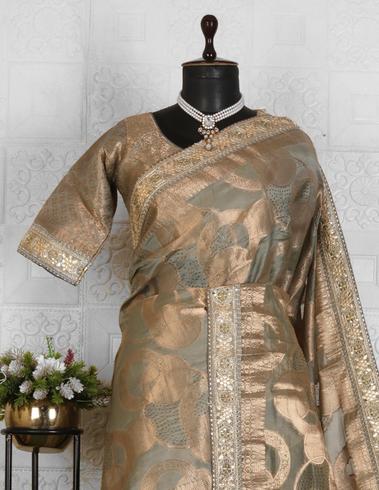 Woven Art Silk Saree in Berlin