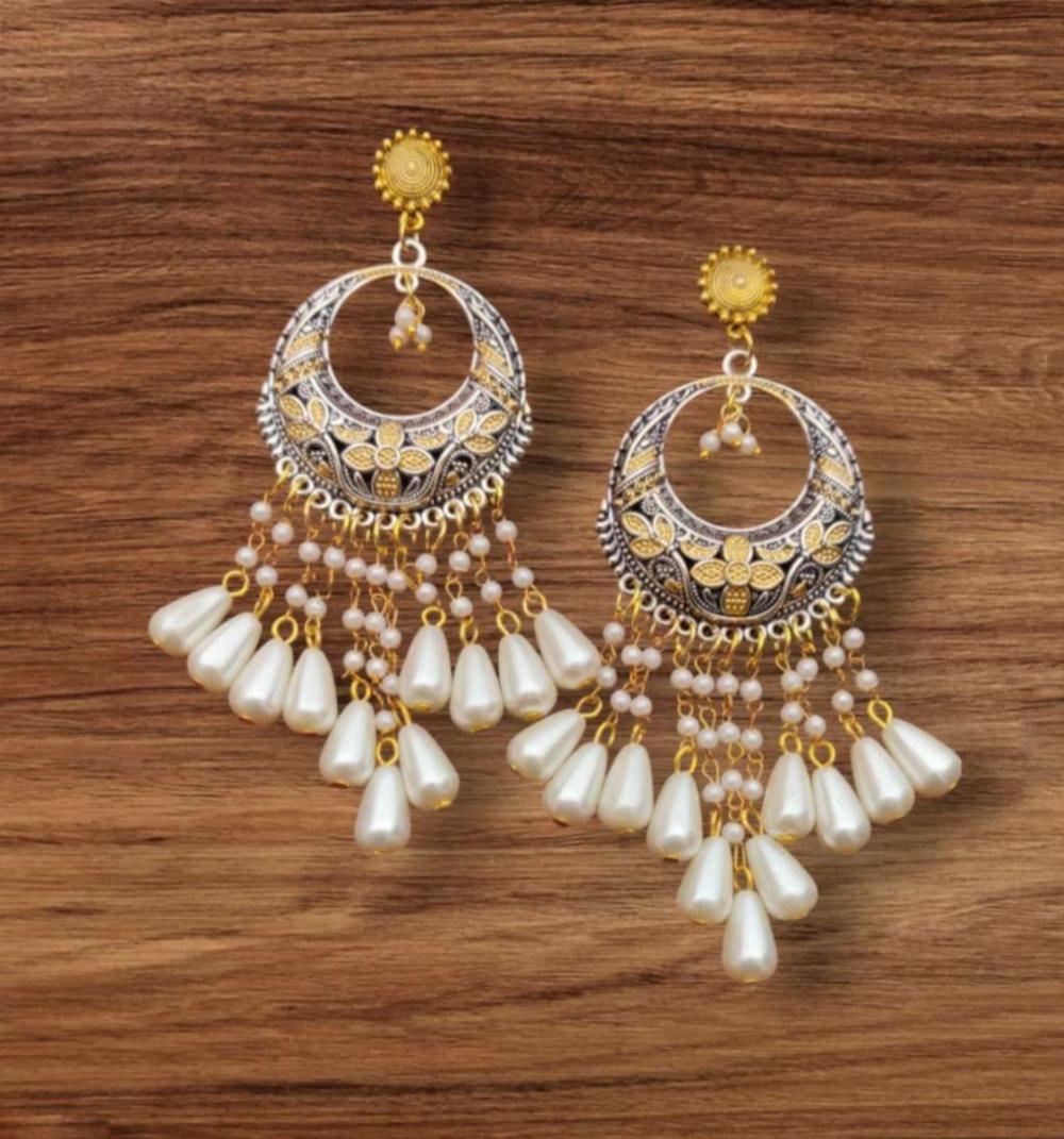 Gold plated Long Earring in Berlin