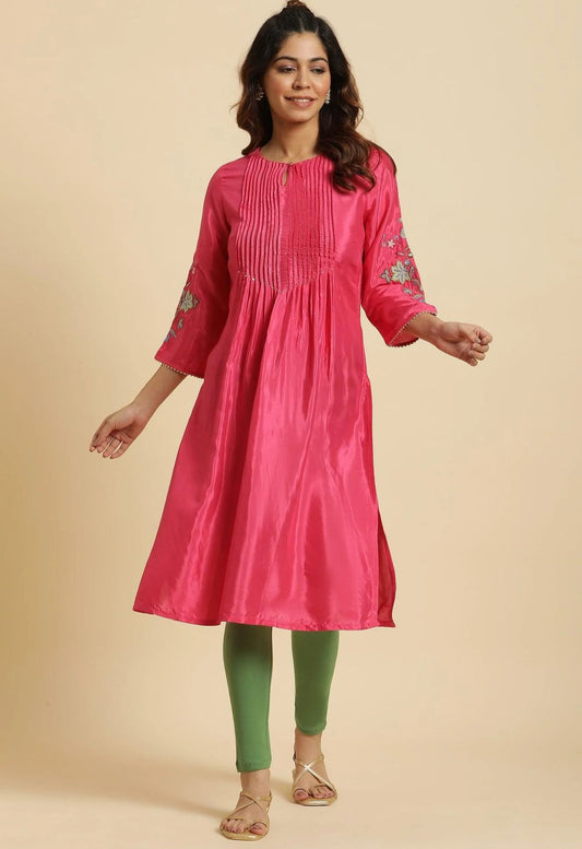 Pink Floral Embroidered Festive Kurta in Berlin
