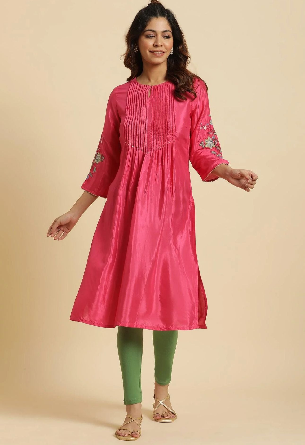 Pink Floral Embroidered Festive Kurta in Berlin