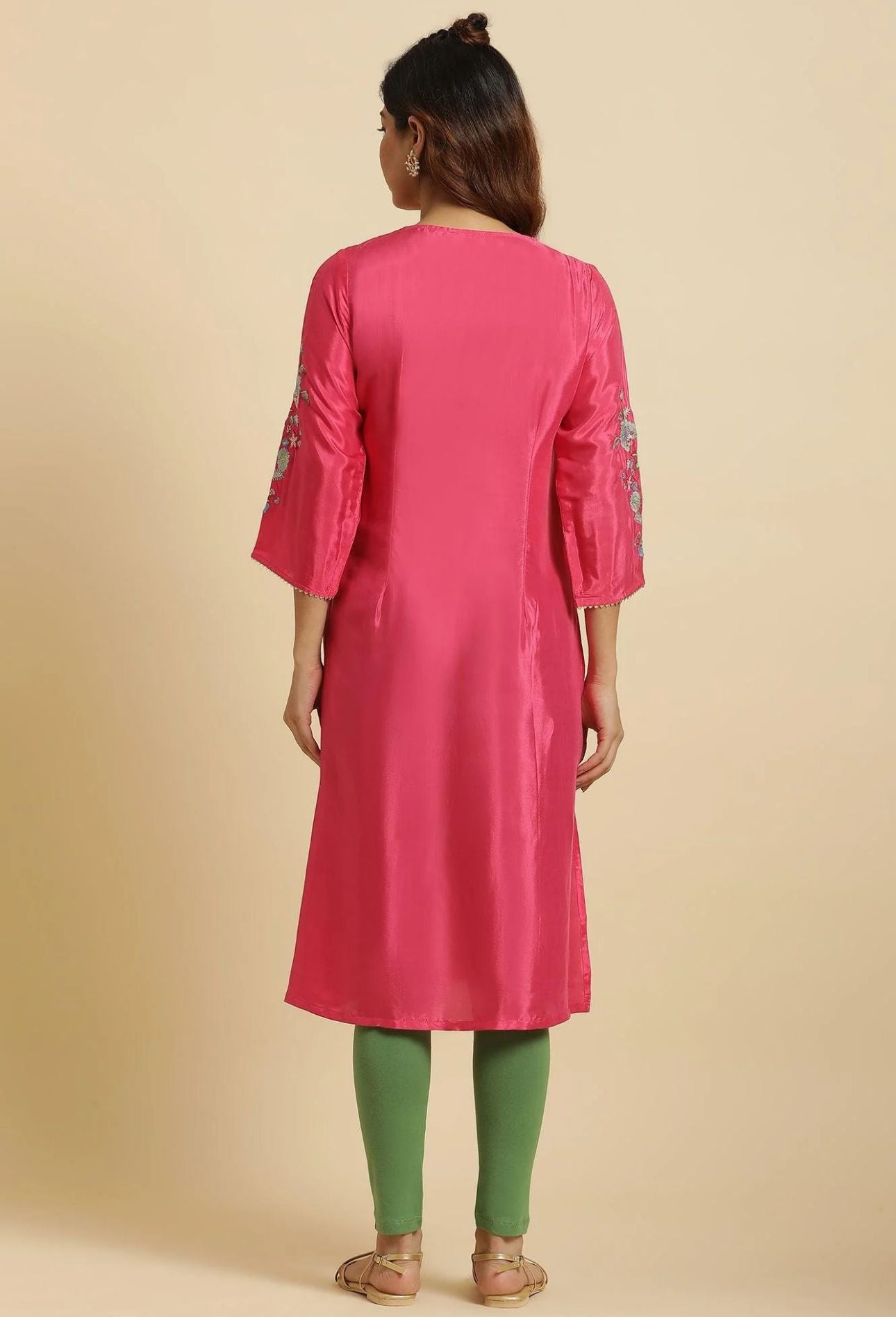 Pink Floral Embroidered Festive Kurta in Berlin