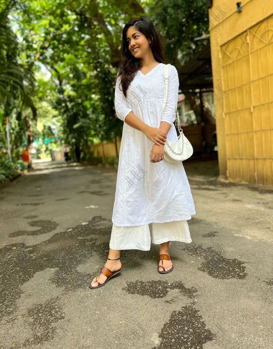 Hand embroidery Chikankari Long Kurta in Berlin