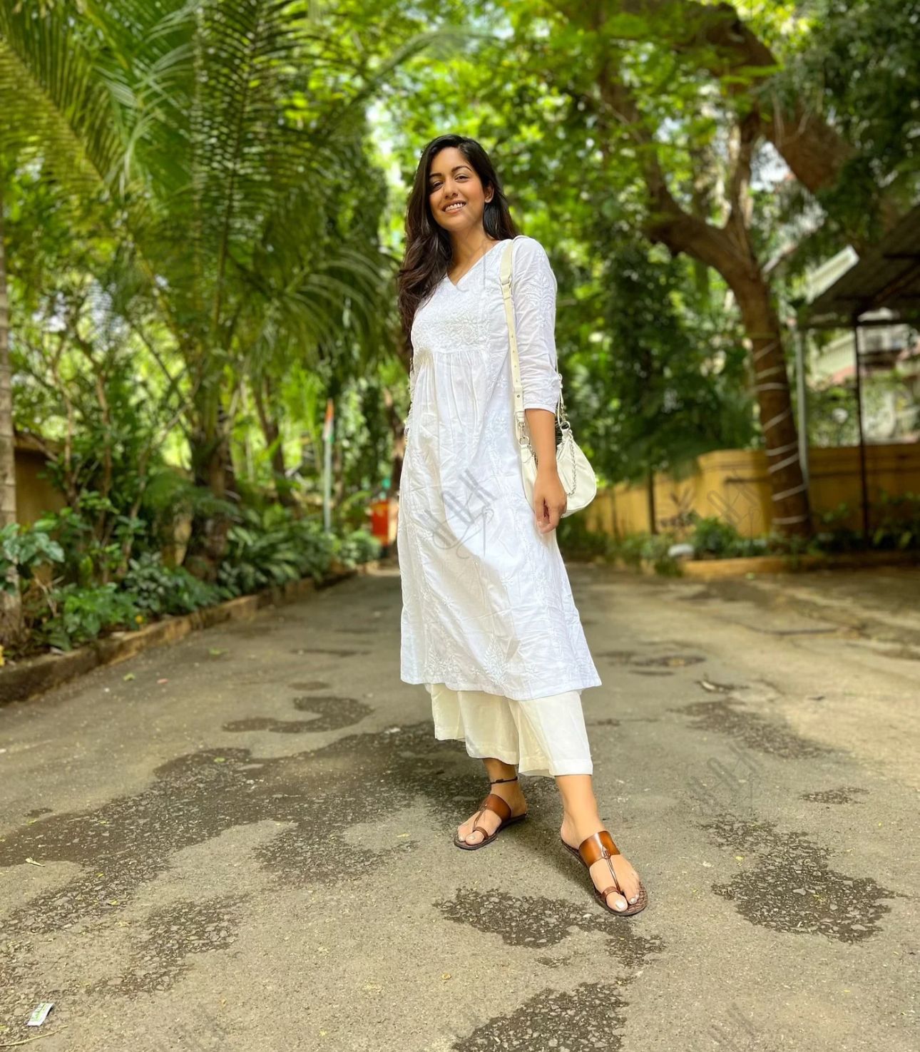 Hand embroidery Chikankari Long Kurta in Berlin