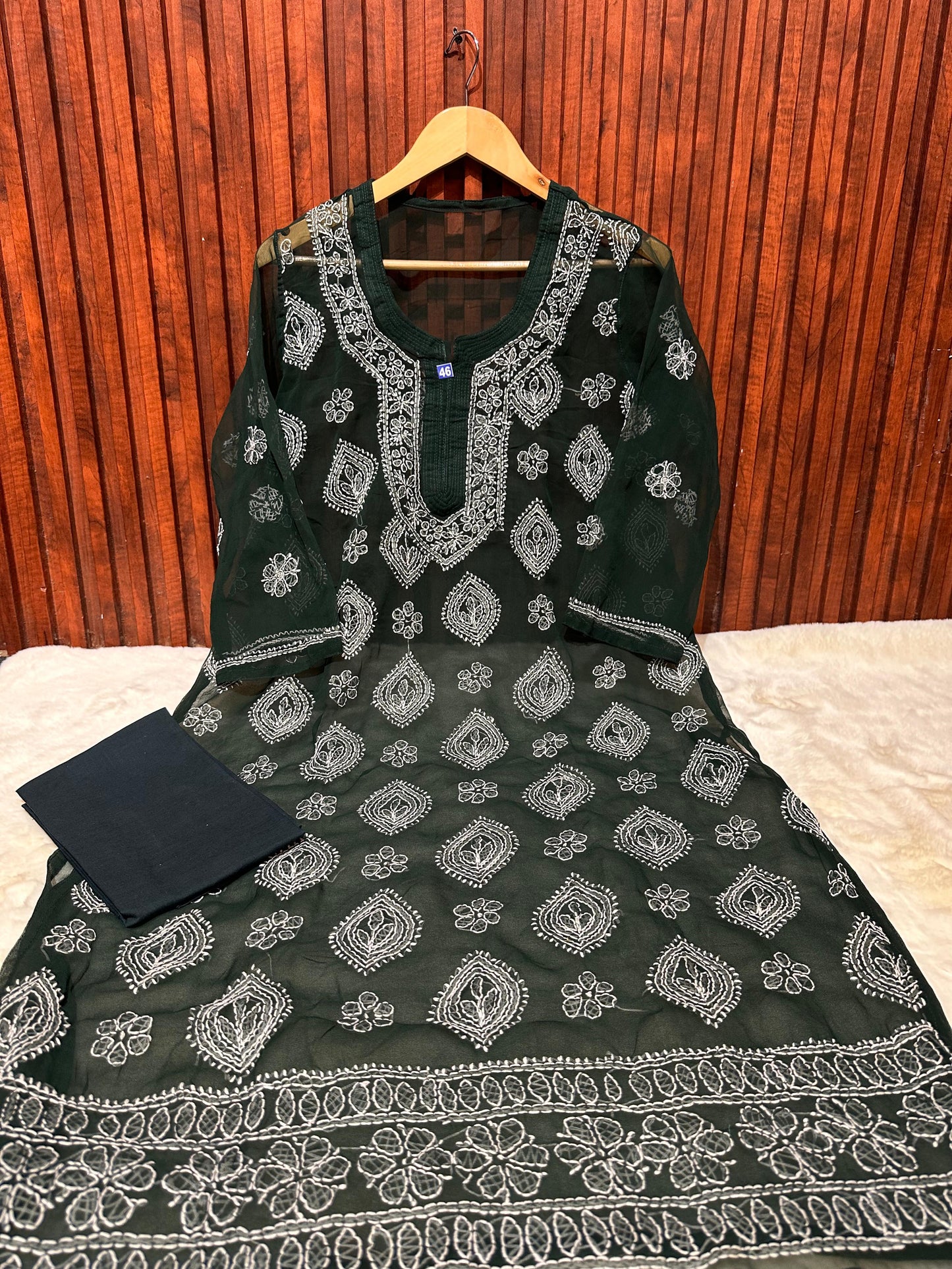Women's Georgette Chikankari Kurti In Munich