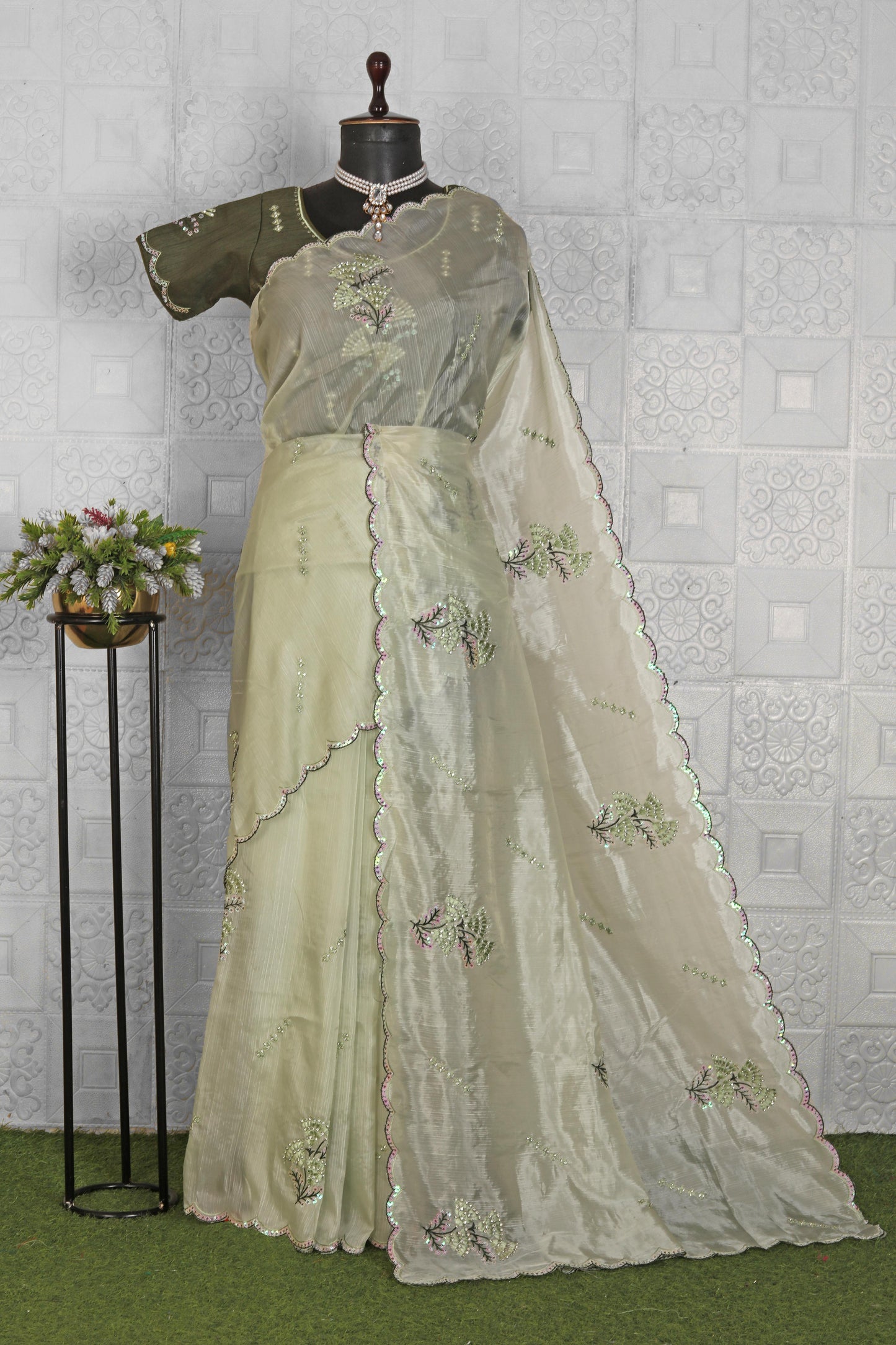 Pure Tissue Silk Saree in Munich