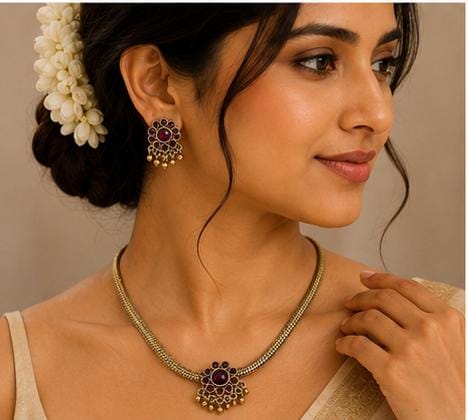 Traditional Antique Matte Gold Attigai Choker and Stud Earrings Jewellery Set in Germany