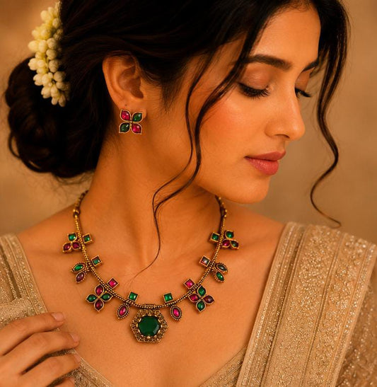Traditional Festive Elegance: Antique Gold, Emerald, and Ruby Jewelry Styling in Germany