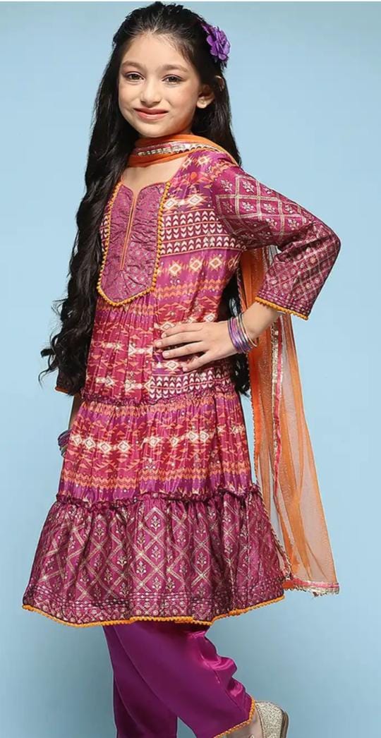 Girls Ethnic Motifs Printed Layered Kurta With Salwar & Dupatta in Germany