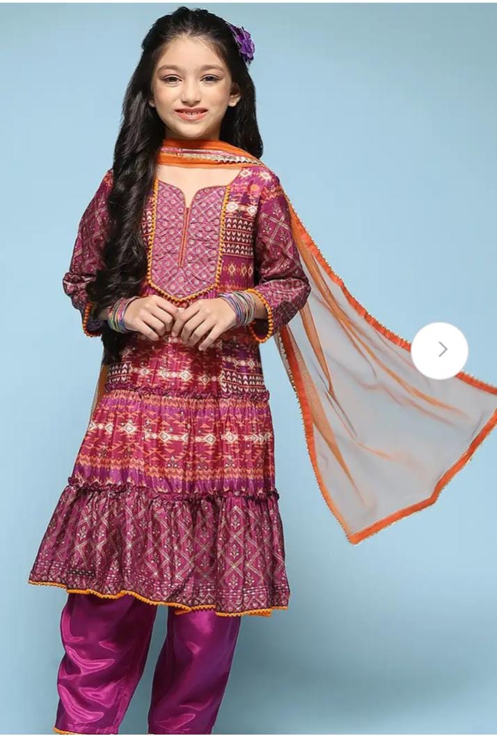 Girls Ethnic Motifs Printed Layered Kurta With Salwar & Dupatta in Germany