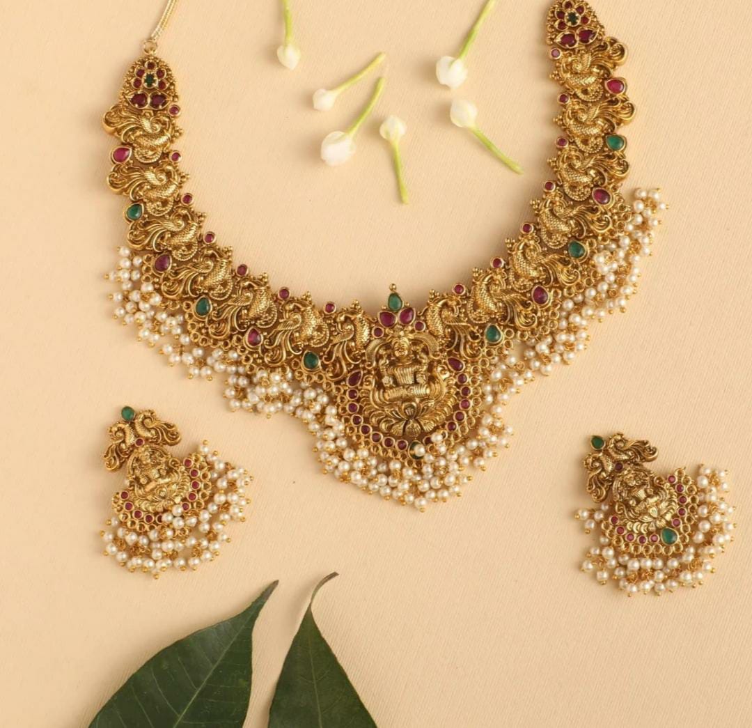 Pearl Choker Traditional Temple Necklace Set in Prague